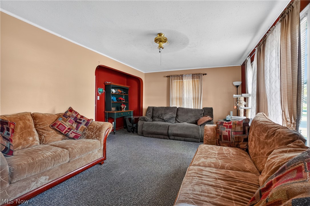 506 Adelaide Avenue SE Warren OH 44483
