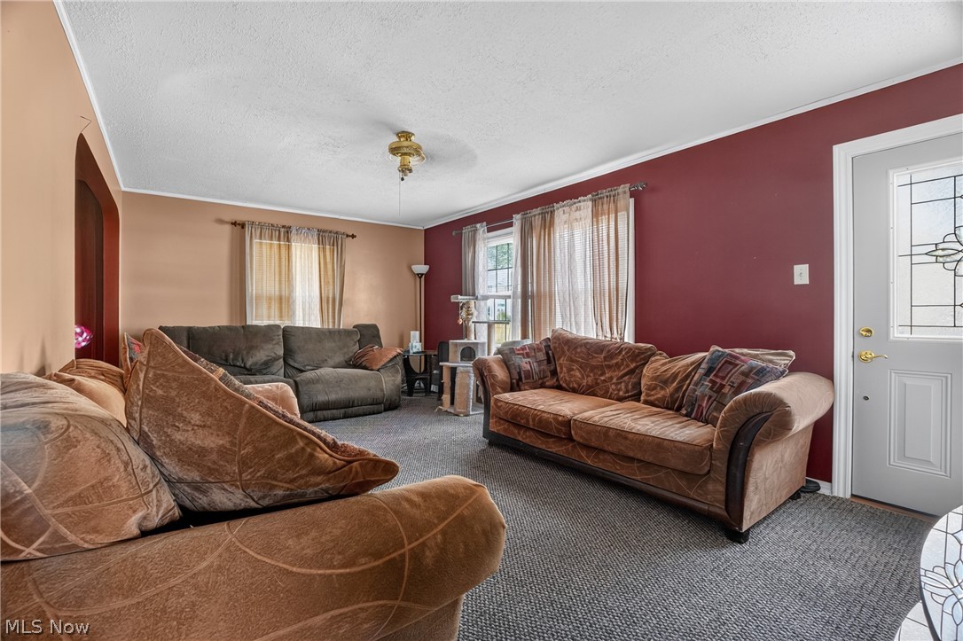 506 Adelaide Avenue SE Warren OH 44483