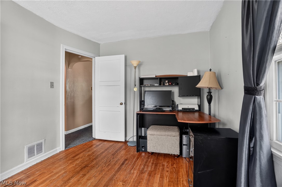 506 Adelaide Avenue SE Warren OH 44483