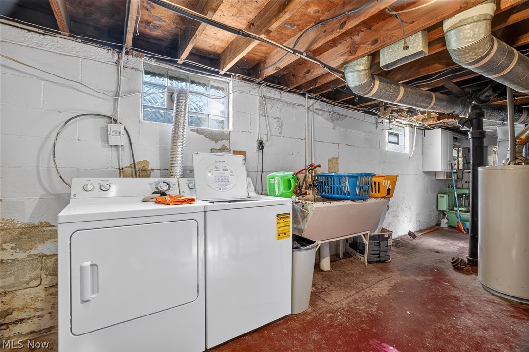 506 Adelaide Avenue SE Warren OH 44483