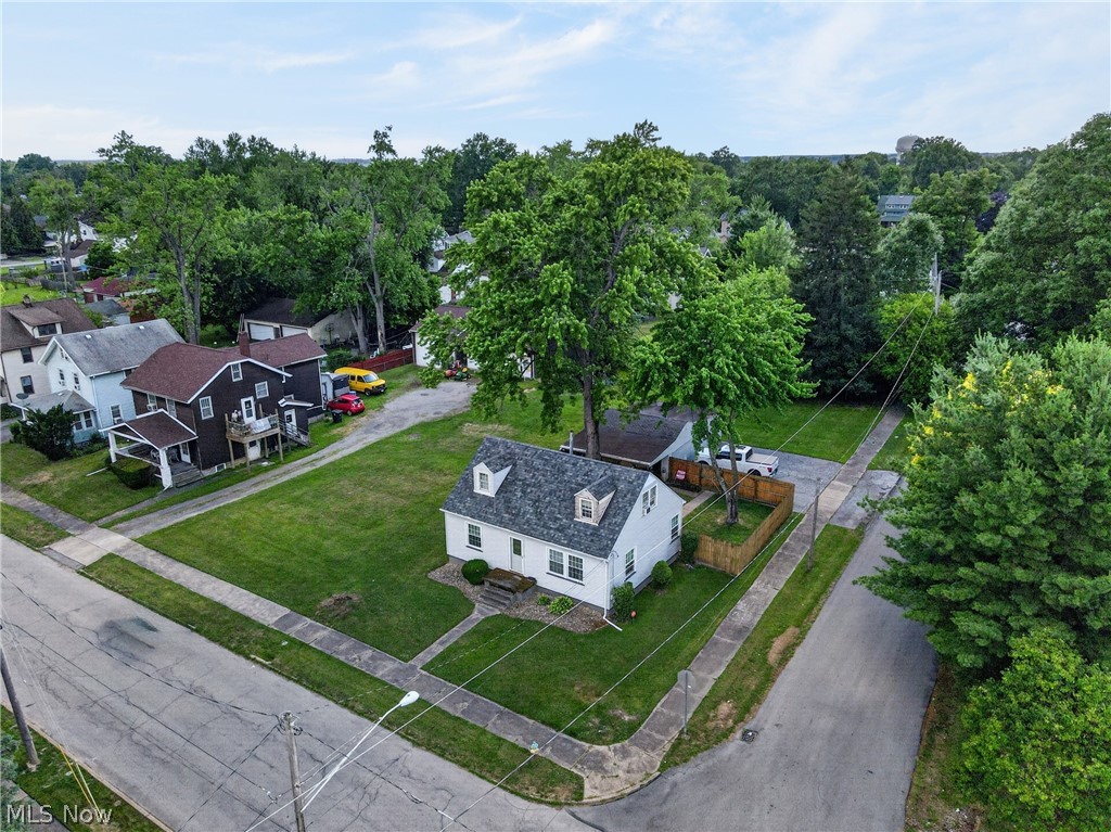506 Adelaide Avenue SE Warren OH 44483