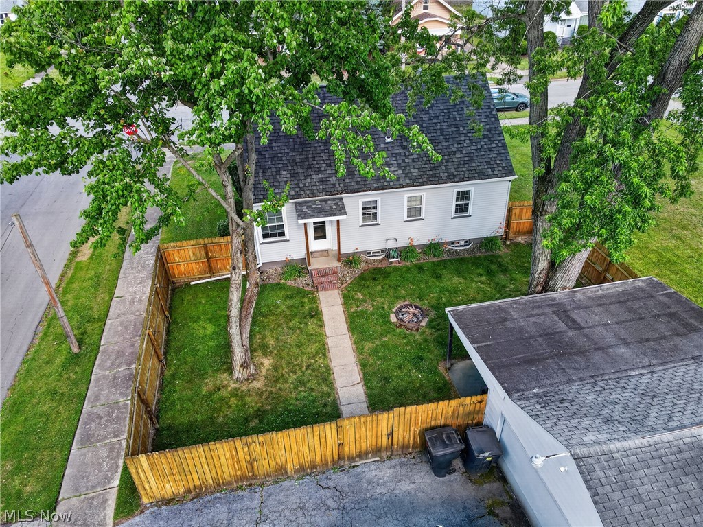 506 Adelaide Avenue SE Warren OH 44483