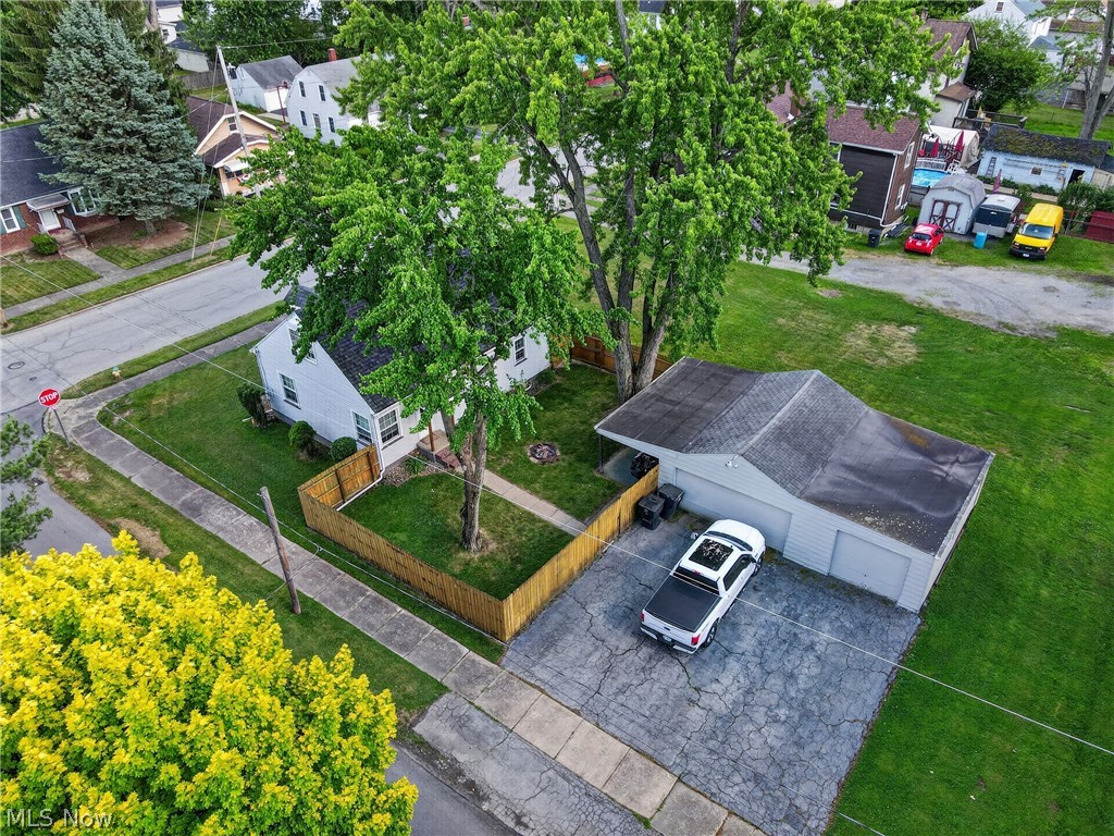 506 Adelaide Avenue SE Warren OH 44483