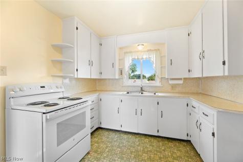 691 E Ford Avenue Barberton OH 44203
