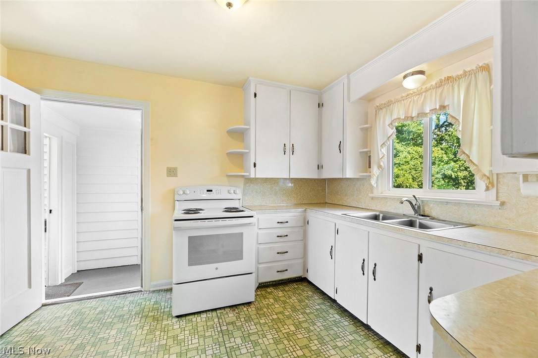 691 E Ford Avenue Barberton OH 44203
