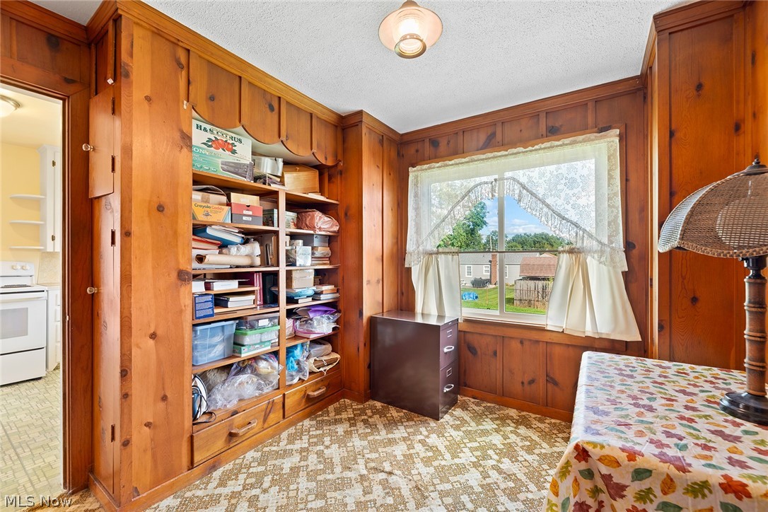 691 E Ford Avenue Barberton OH 44203