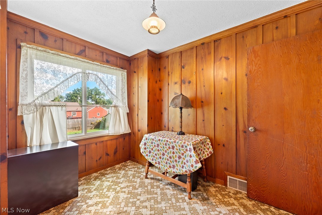 691 E Ford Avenue Barberton OH 44203