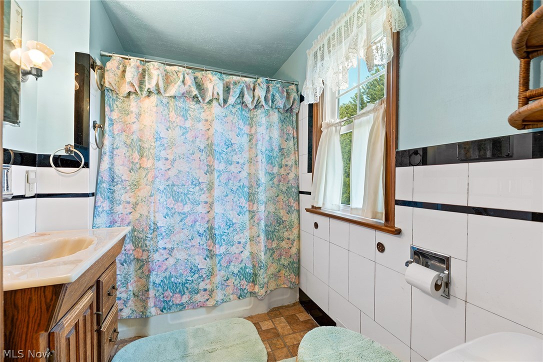 691 E Ford Avenue Barberton OH 44203