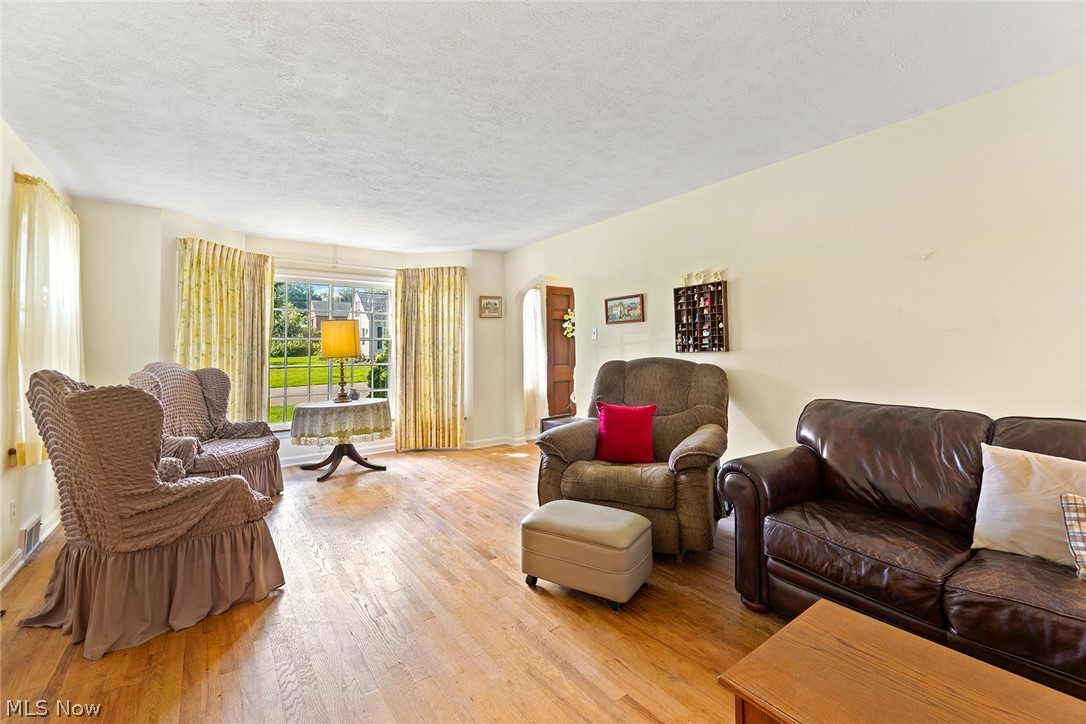 691 E Ford Avenue Barberton OH 44203