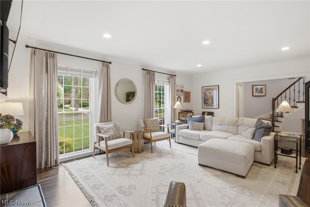 15712 Chadbourne Road Shaker Heights OH 44120