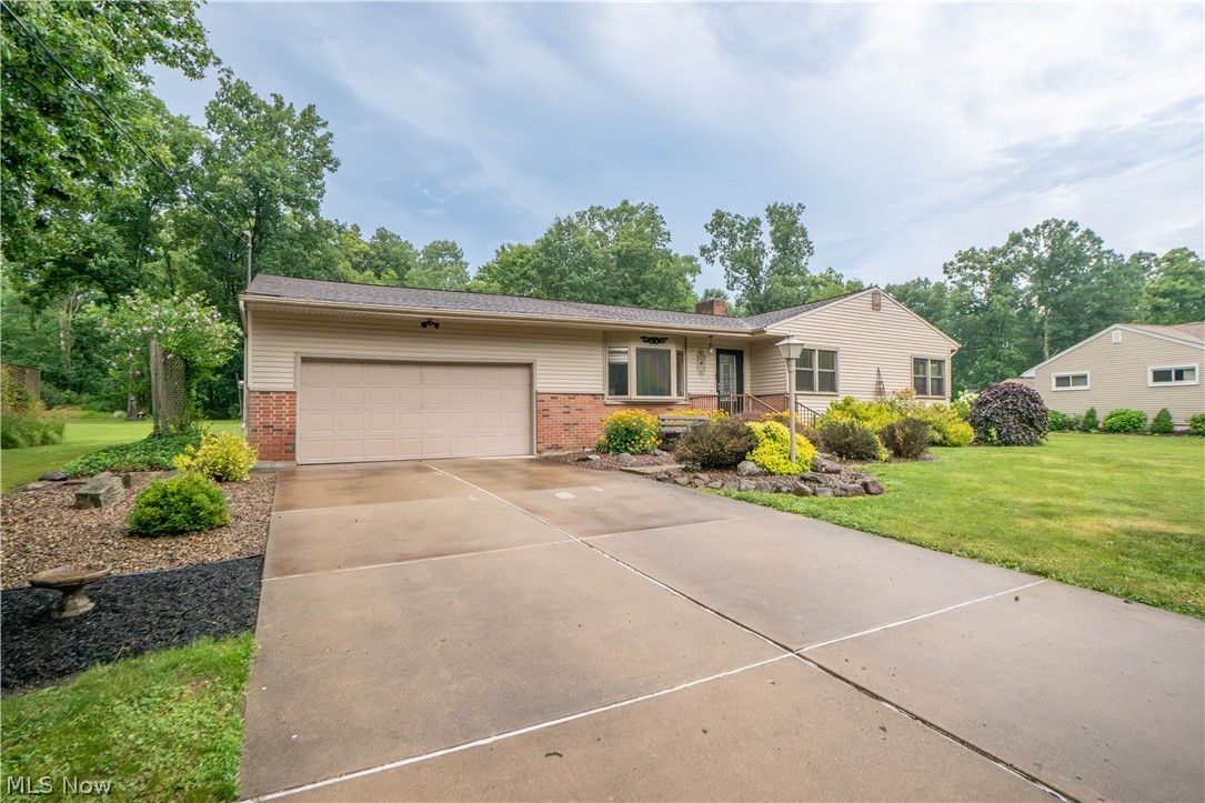 6149 Elk Road Canfield OH 44406