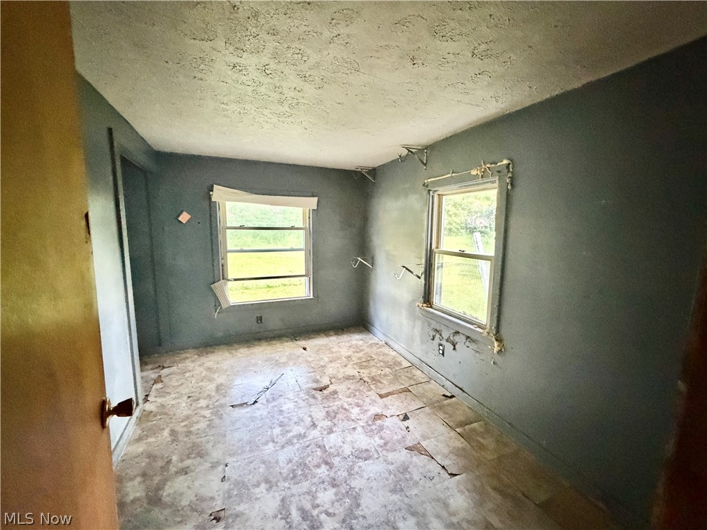 3275 Crestview Avenue Warren OH 44483