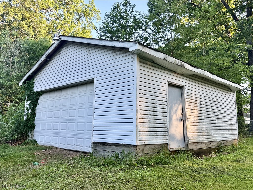 3275 Crestview Avenue Warren OH 44483