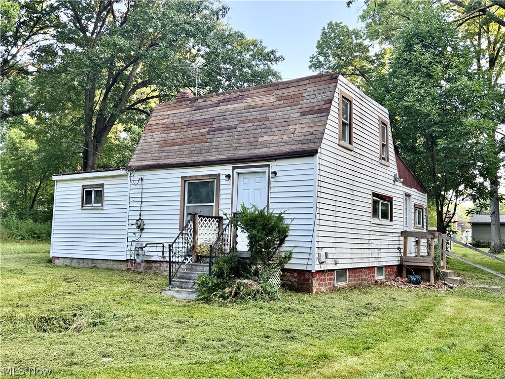 3275 Crestview Avenue Warren OH 44483