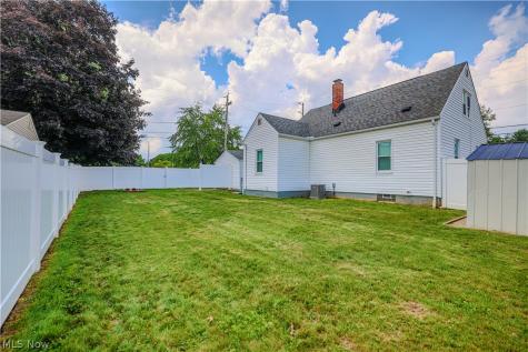 492 E Woodsdale Avenue Akron OH 44301