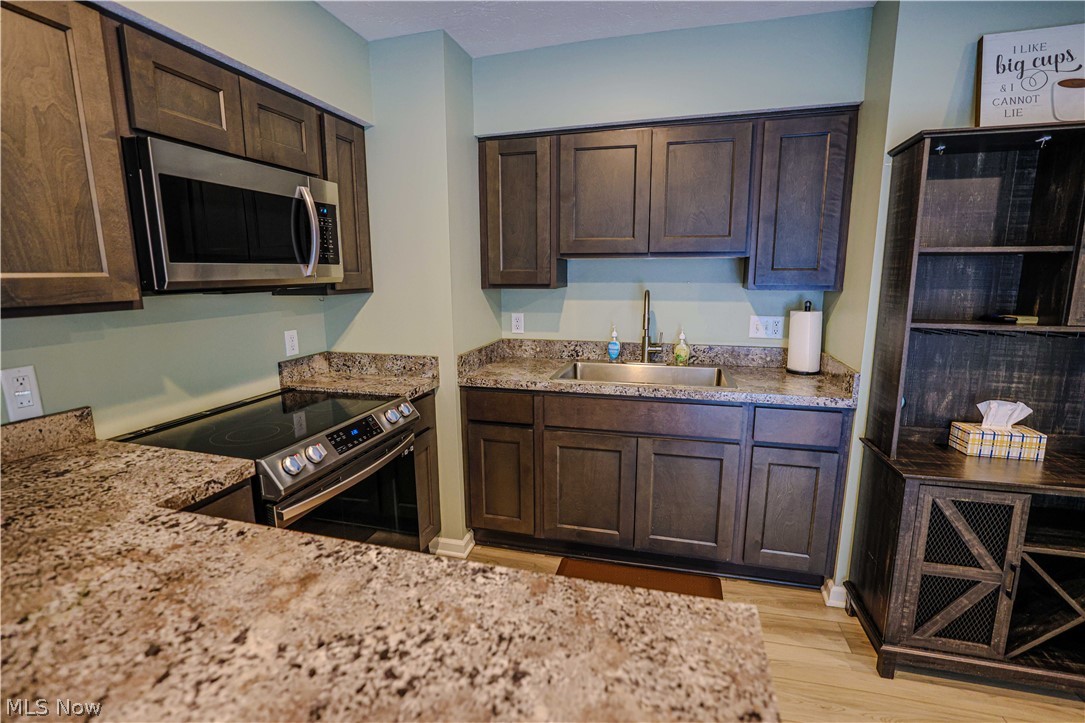 492 E Woodsdale Avenue Akron OH 44301