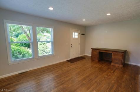 492 E Woodsdale Avenue Akron OH 44301