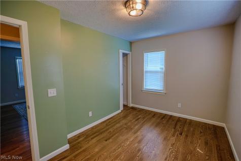 492 E Woodsdale Avenue Akron OH 44301
