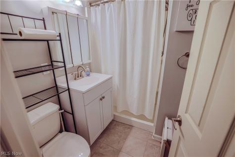 492 E Woodsdale Avenue Akron OH 44301