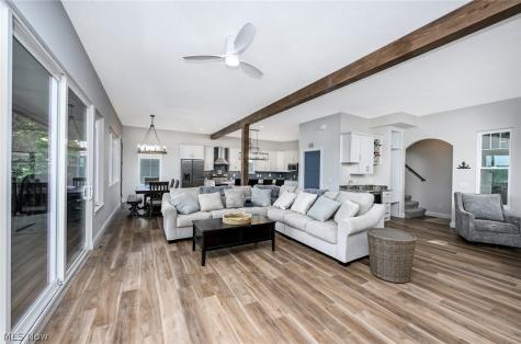 174 Cheyenne Trail Malvern OH 44644