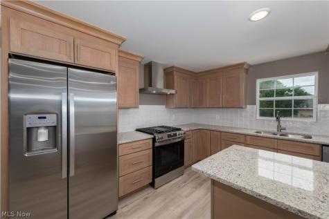 223 High Street SE Canal Fulton OH 44614