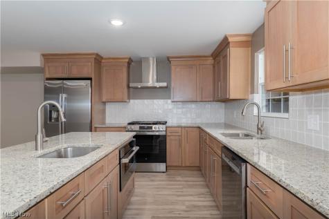 223 High Street SE Canal Fulton OH 44614