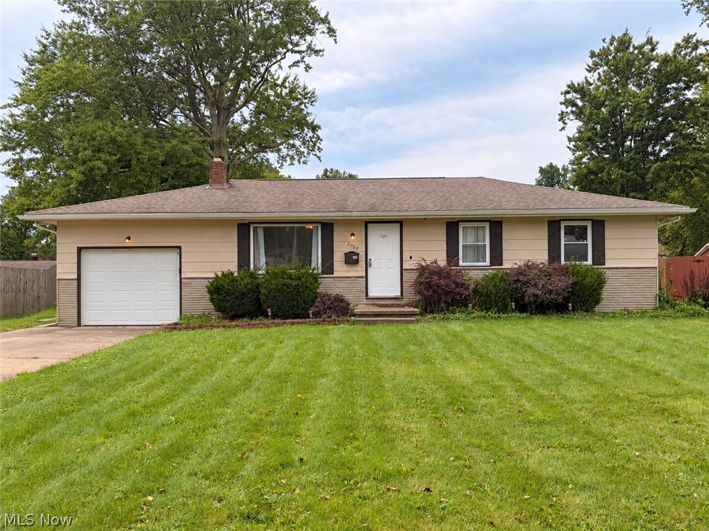2064 Innwood Drive Austintown OH 44515