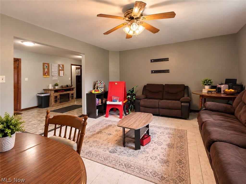 2064 Innwood Drive Austintown OH 44515