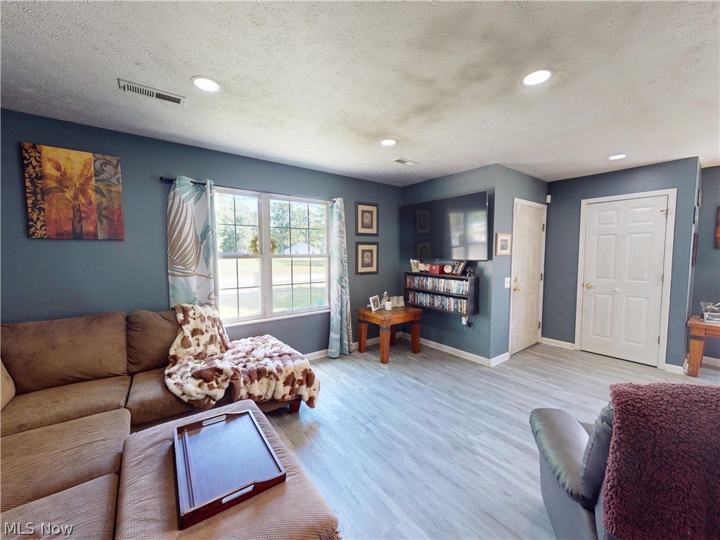 9552 Cloverleaf Road Windham OH 44288