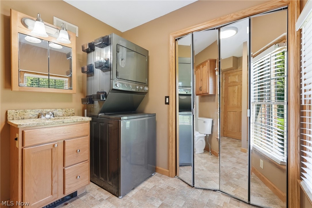 558 Thornberry Trail North Lima OH 44452