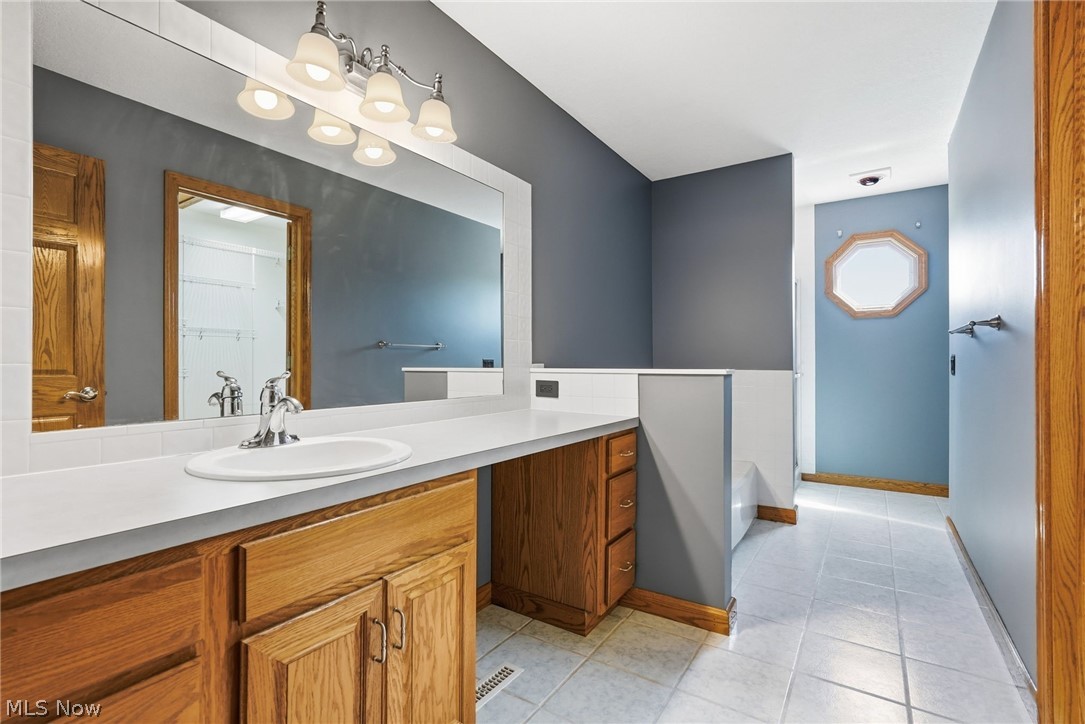 558 Thornberry Trail North Lima OH 44452