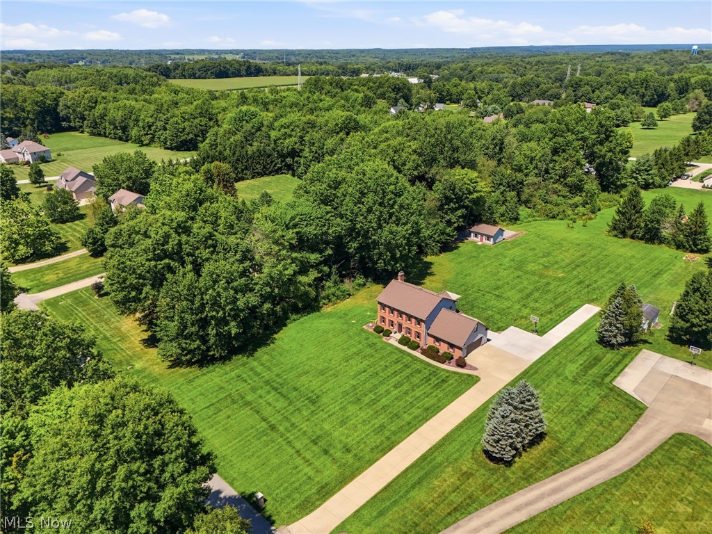 558 Thornberry Trail North Lima OH 44452