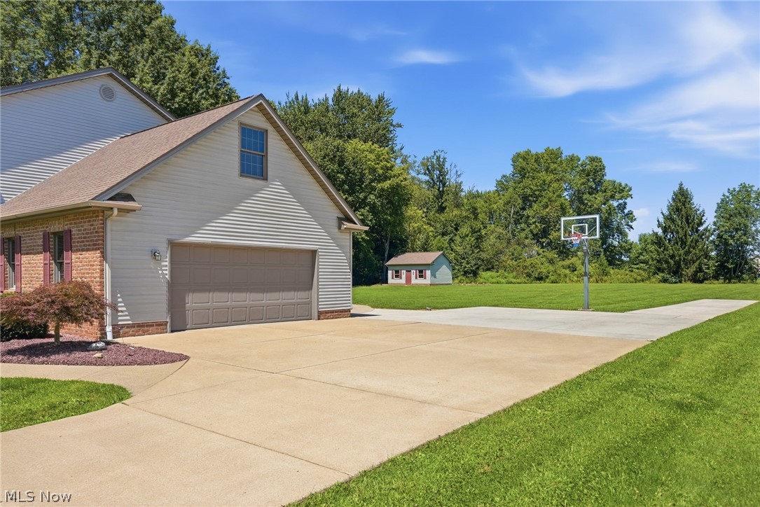 558 Thornberry Trail North Lima OH 44452