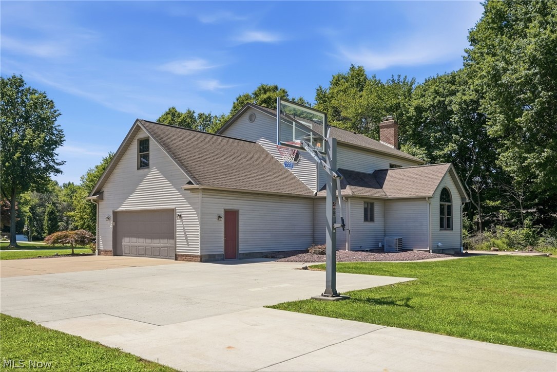 558 Thornberry Trail North Lima OH 44452