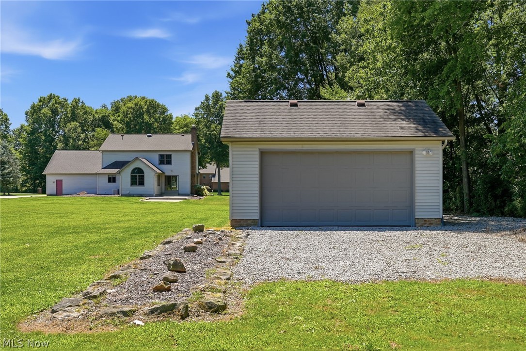 558 Thornberry Trail North Lima OH 44452