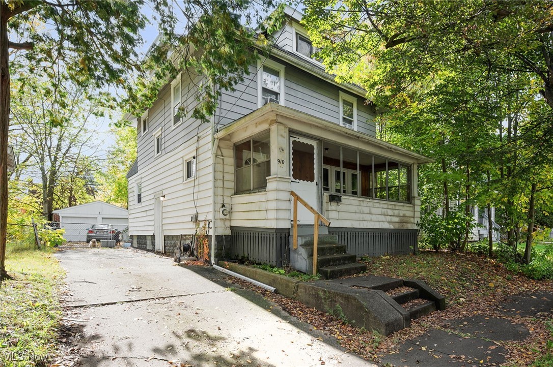 910 Bye Street Akron OH 44320