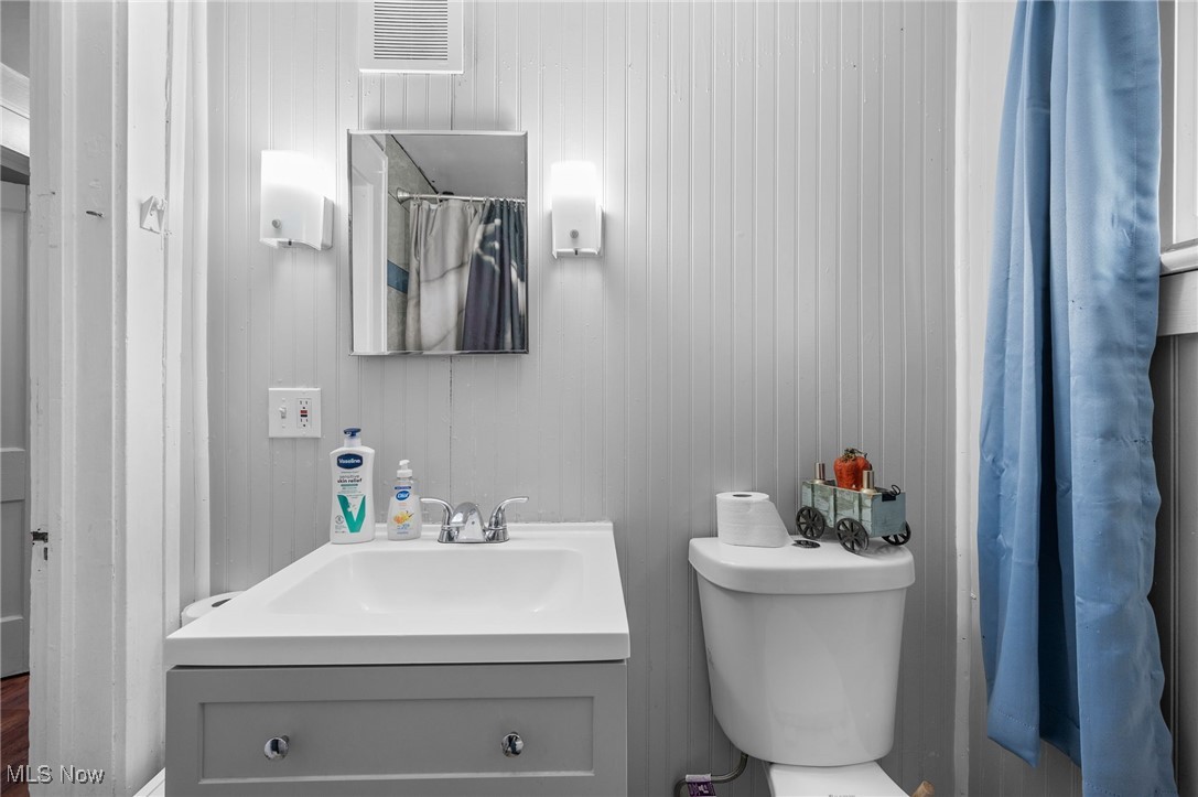 910 Bye Street Akron OH 44320