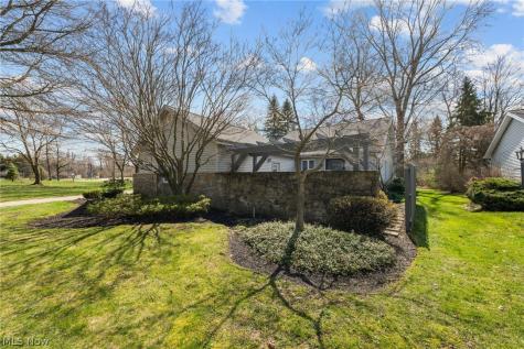 6656 Woodhawk Drive Mayfield Heights OH 44124