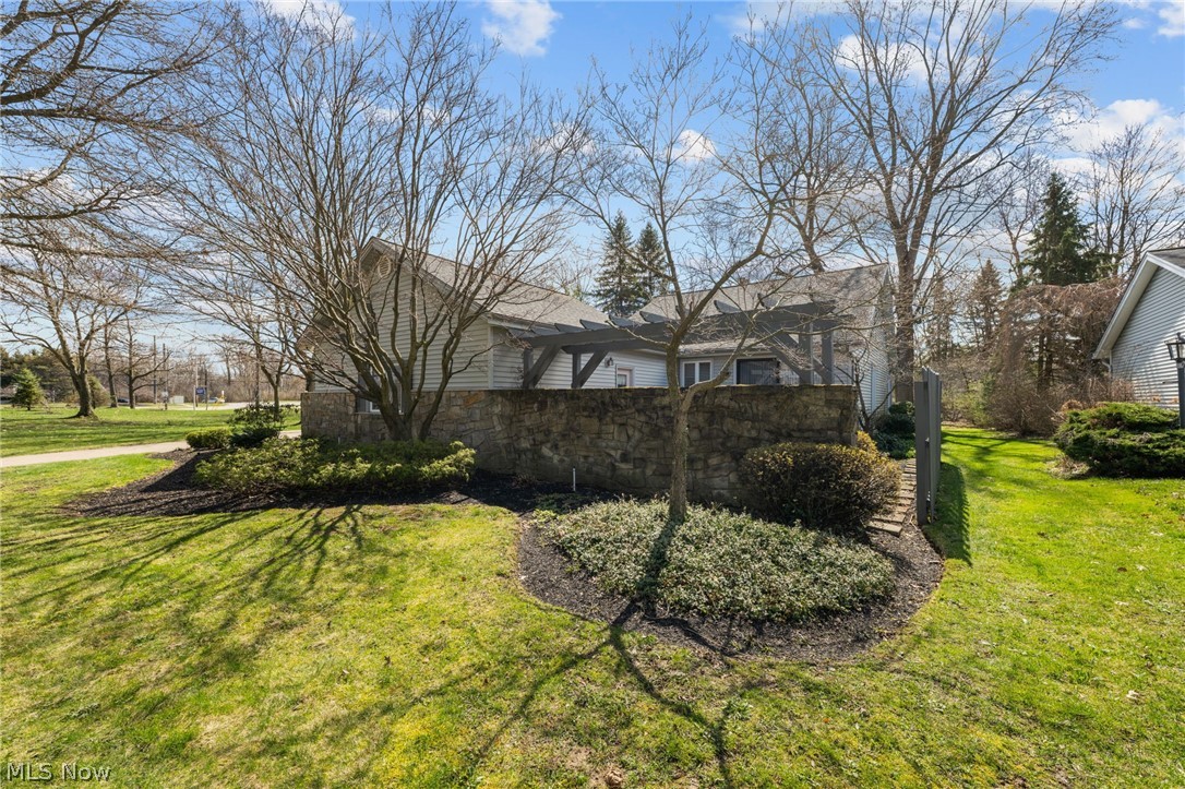 6656 Woodhawk Drive Mayfield Heights OH 44124