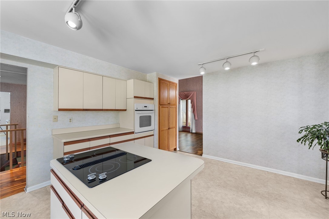 6656 Woodhawk Drive Mayfield Heights OH 44124