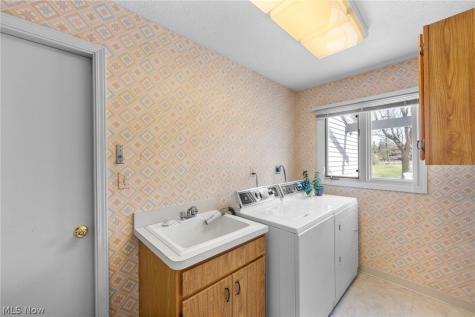 6656 Woodhawk Drive Mayfield Heights OH 44124