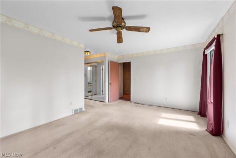 6656 Woodhawk Drive Mayfield Heights OH 44124