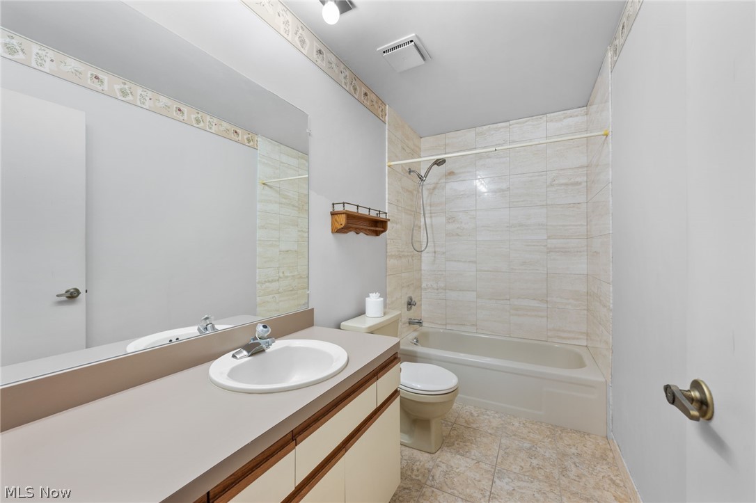6656 Woodhawk Drive Mayfield Heights OH 44124