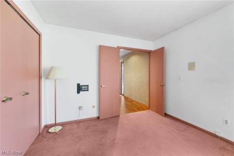 6656 Woodhawk Drive Mayfield Heights OH 44124