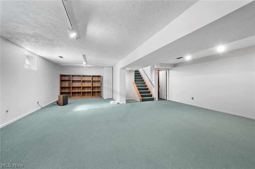 6656 Woodhawk Drive Mayfield Heights OH 44124