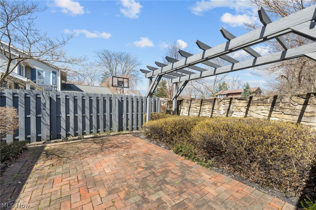 6656 Woodhawk Drive Mayfield Heights OH 44124