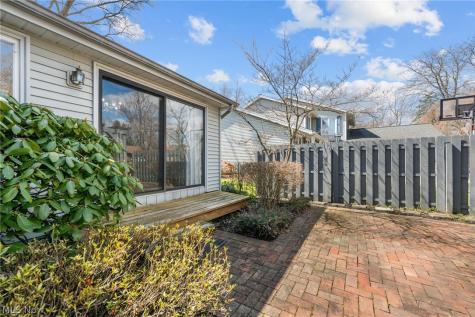 6656 Woodhawk Drive Mayfield Heights OH 44124