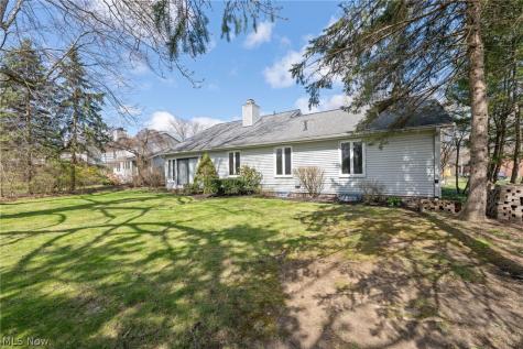 6656 Woodhawk Drive Mayfield Heights OH 44124