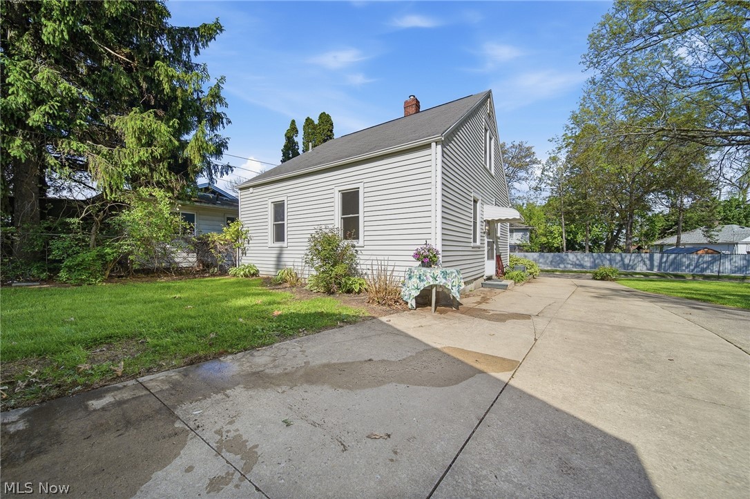 2031 Verde Avenue Akron OH 44314