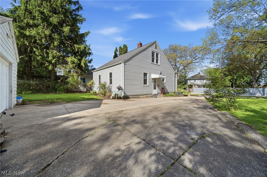 2031 Verde Avenue Akron OH 44314